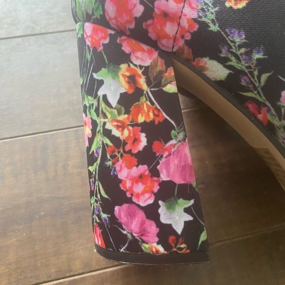 Steve Madden Lombard Floral Sock boots - Picture 15 of 15